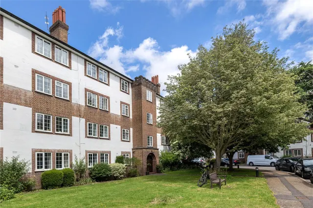 Kew Road, Kew, TW9, photo 1