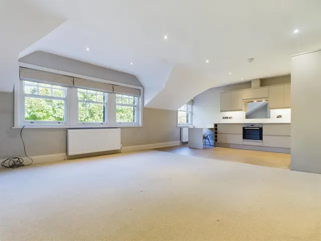 Harlow Moor Drive, Harrogate, HG2, photo 2
