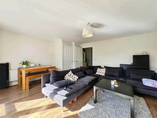 Outfield Crescent, Wokingham, RG40, photo 3