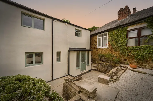 Smalewell Gardens, Pudsey, LS28, photo 3