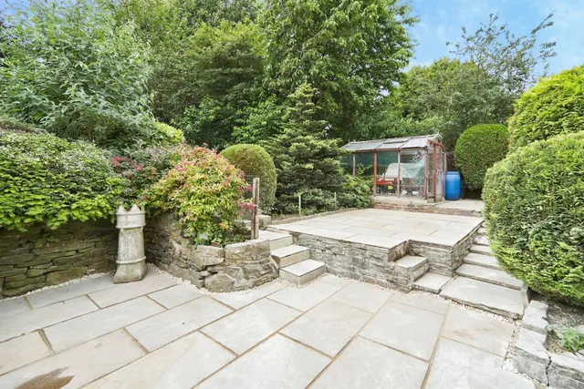 Smalewell Gardens, Pudsey, LS28, photo 2