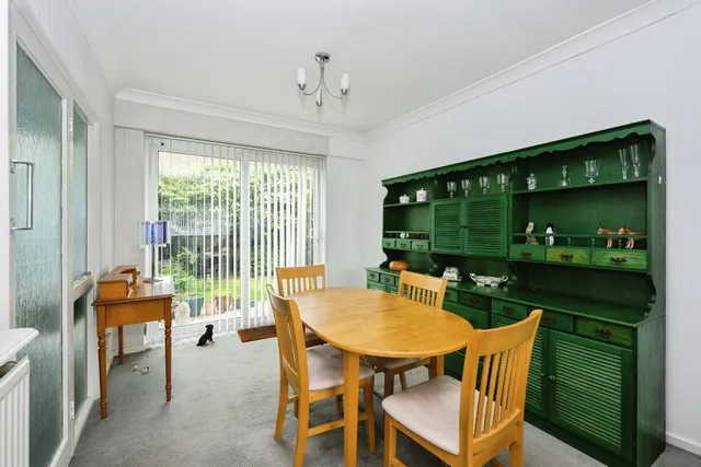 Ash Close, Merstham, RH1, photo 3