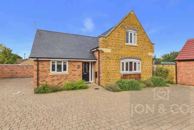 High Street, Moulton, NN3, photo 1