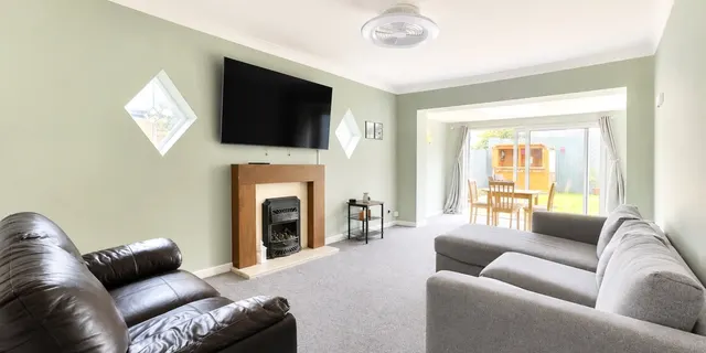 Rosemead Avenue, Pensby, CH61, photo 2