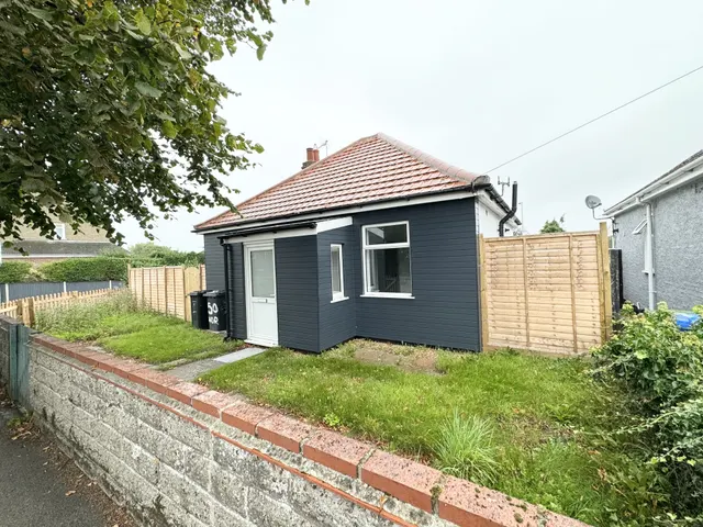 Dell Road East, LOWESTOFT, photo 1