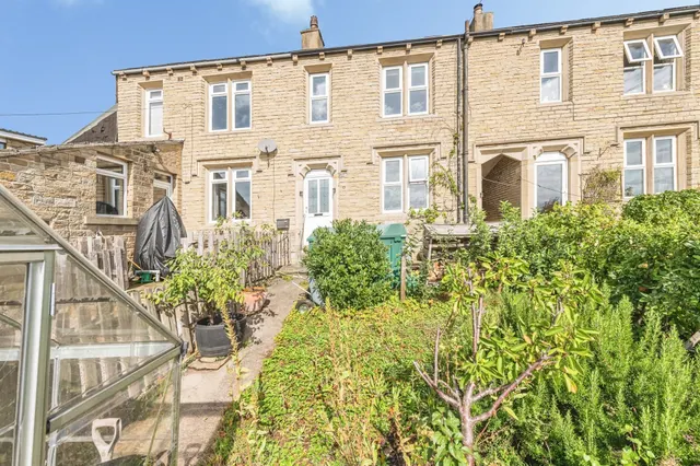 Thornhill Road, Longwood, Huddersfield, photo 1