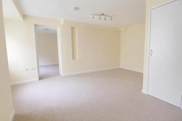 Hartsbourne Road, Reading, RG6, photo 2