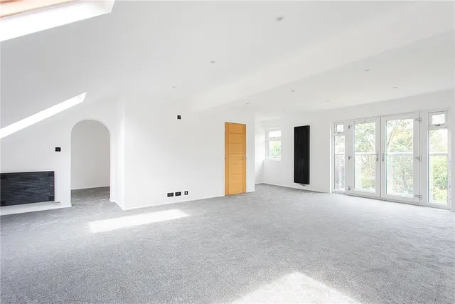 Blairderry Road, London, SW2, photo 1