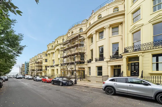 Brunswick Square, Hove, BN3, photo 1