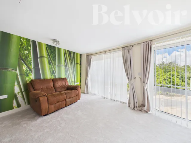 Photo 3 — Edmund Court, Basingstoke, RG24