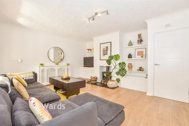Larch Crescent, Tonbridge, TN10, photo 3