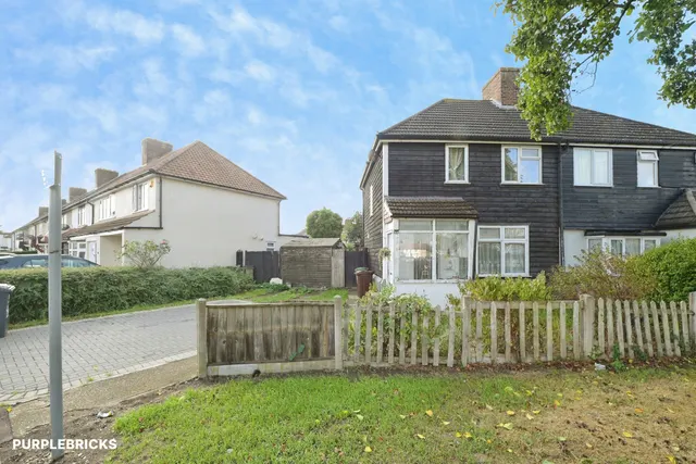 Hunters Hall Road, Dagenham, RM10, photo 1