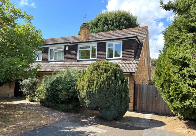 Nobles Way, Surrey Egham, TW20, photo 1