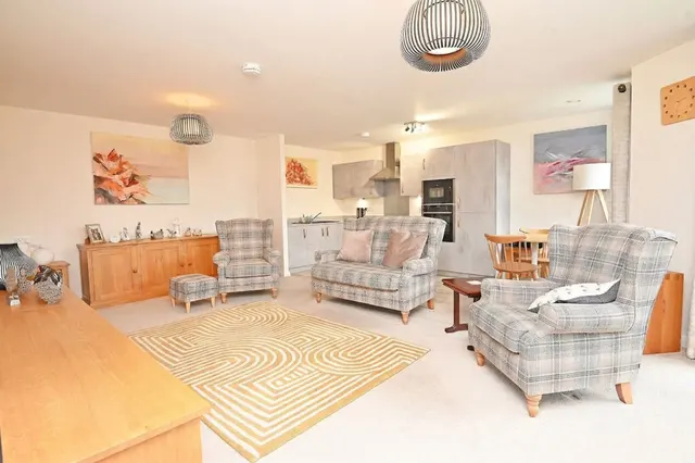Wetherby Road, HG2, photo 2