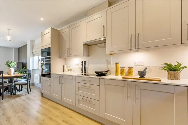 Alexander Gardens, Binfield, RG42, photo 2