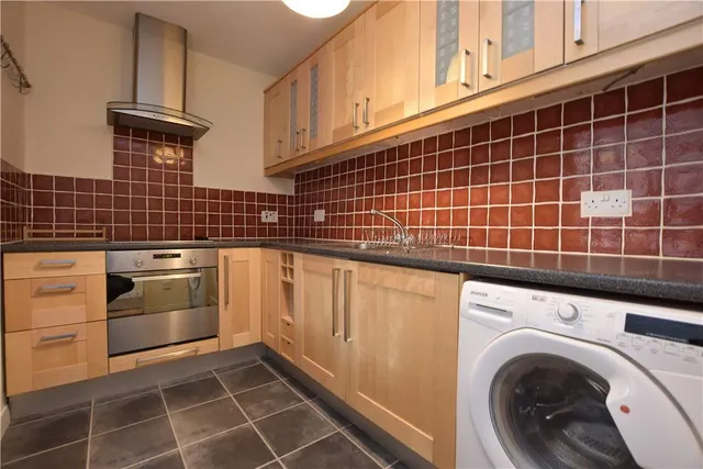 Ingledew Court, Leeds, LS17, photo 2