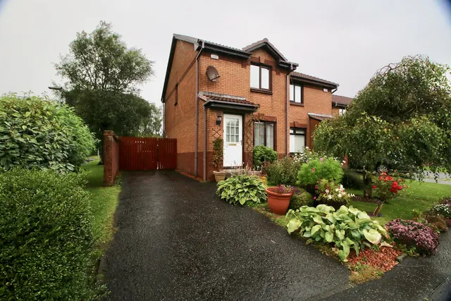 Photo 2 — Cathkin Crescent, Carrickstone, Cumbernauld, G68 0FD