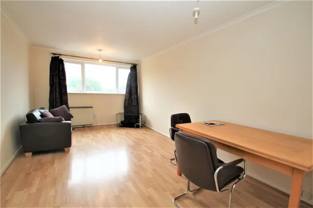 Whitehall Close, Uxbridge, UB8, photo 2