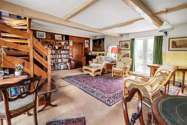 Linden Road, Leatherhead, KT22, photo 3