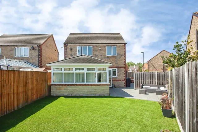 Euston Way, Dinnington, S25, photo 3