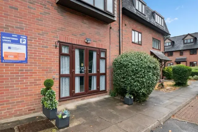 Westcombe Lodge Drive, Hayes