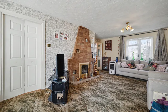 Photo 3 — Mavor Drive, Bedworth, CV12