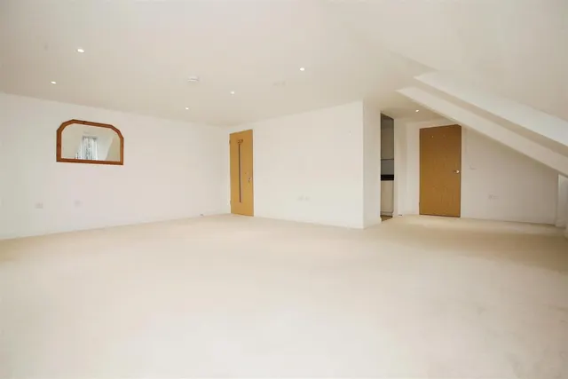 Church Street, Nuneaton, CV11, photo 3