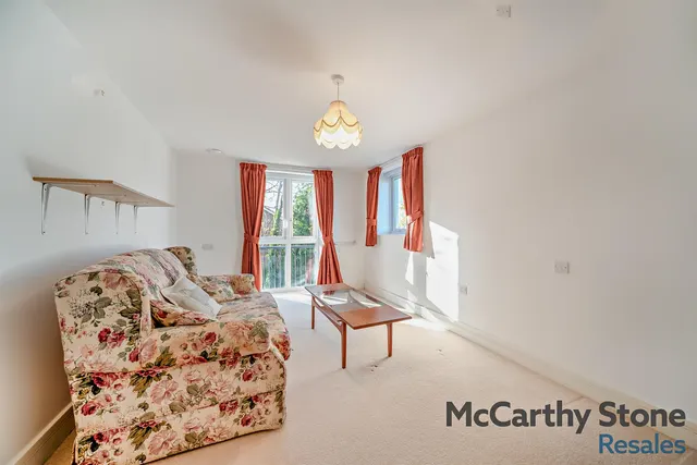 Abbotsmead Place, Caversham, RG4, photo 3