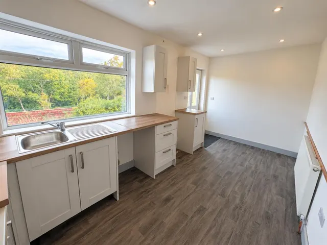 Albert Avenue, Shipley, BD18, photo 3