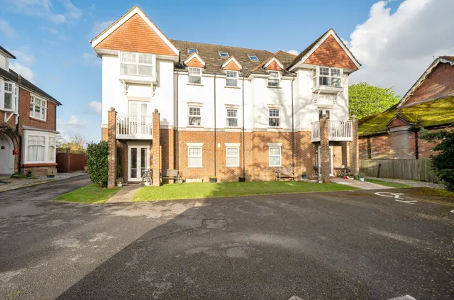 Hursley Road, Chandler's Ford, SO53, photo 1