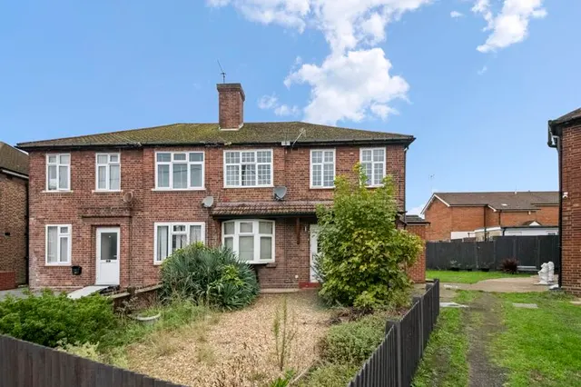 Botwell Crescent, Hayes, photo 1
