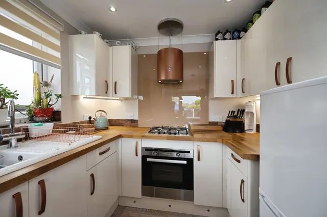 Southwood Road, Hayling Island, PO11, photo 2