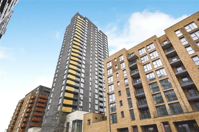 Prince Regent Road, Hounslow, TW3, photo 1