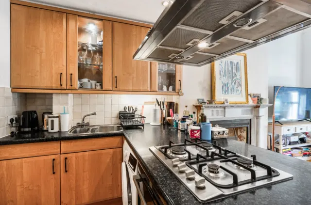 Gayton Crescent, Hampstead Village, NW3, photo 3