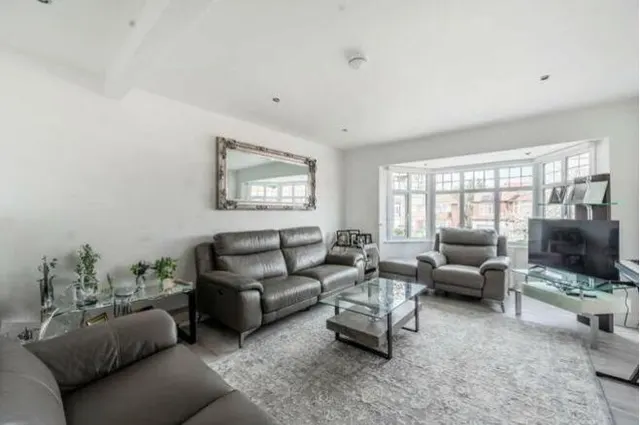 Whitchurch Lane, Edgware, HA8, photo 1