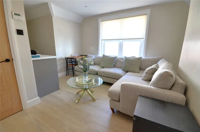 Cantelupe Road, East Grinstead, RH19, photo 3