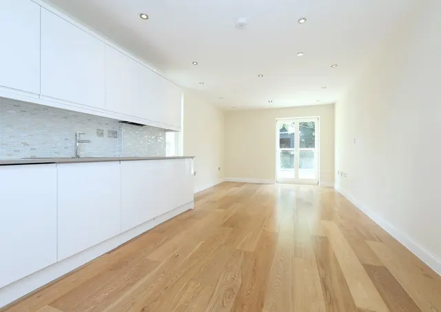 28 Castlebar Park, London, W5 1BU, photo 1