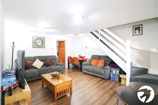 Nickelby Close, SE28, photo 2