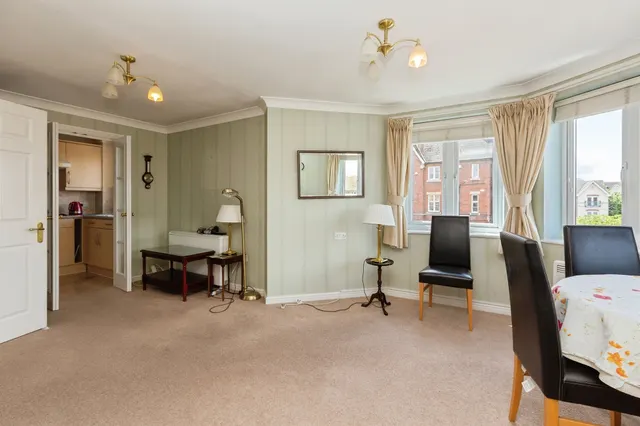 Croft Road, Aylesbury, HP21, photo 2