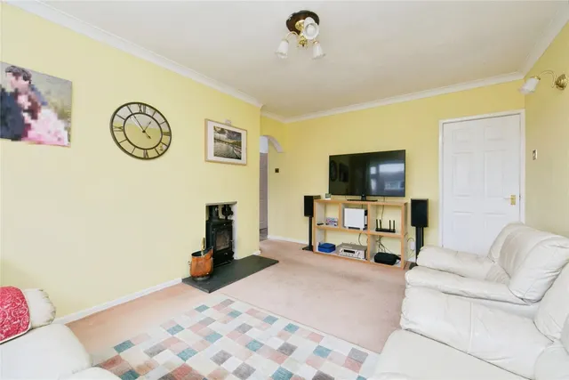 Top Llan Road, Colwyn Bay, LL28, photo 3