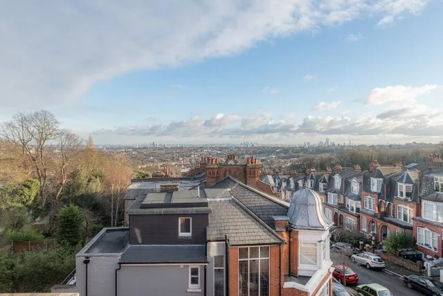 Photo 3 — Hillfield Park Mews London N10