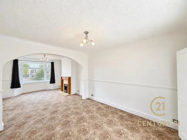 Gresham Road, Hounslow, TW3, photo 2