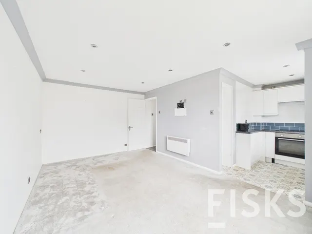 London Road, Benfleet, SS7, photo 1