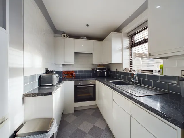 London Road, Benfleet, SS7, photo 2