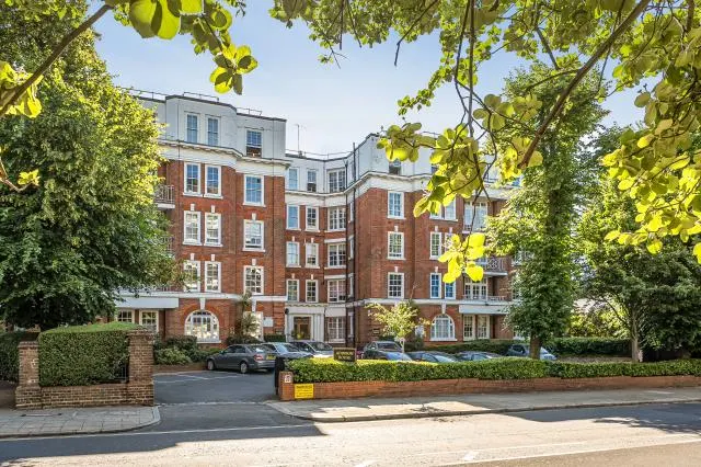 1 bedroom flat, Grove End Road, London, NW8