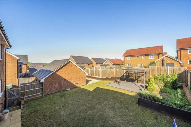 Paradine Street, Steeple Claydon, MK18, photo 3