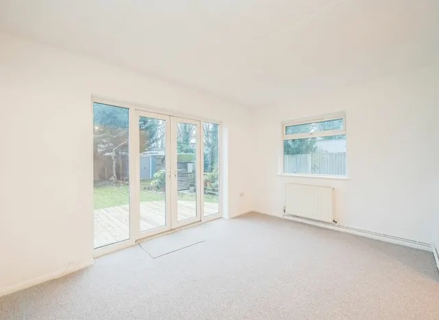Photo 3 — Wellington Road, Twickenham, TW2