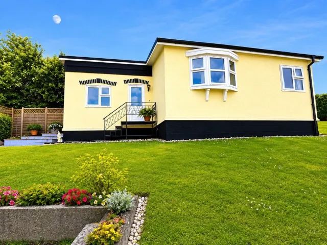 Pippin Close, Orchard View Park, Herstmonceux, Hailsham, BN27, photo 1
