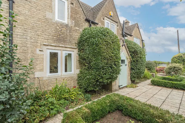 Kingscote, Nr Tetbury, photo 1