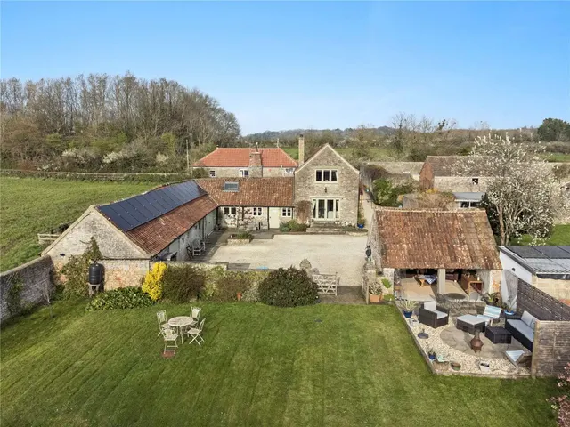 Aust Road, Olveston, South Gloucestershire, BS35 4DE, photo 1
